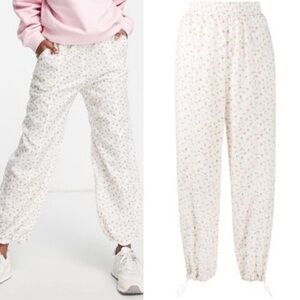 Levi’s |‎ Drew Windbreaker Pants | Floral Ditzy